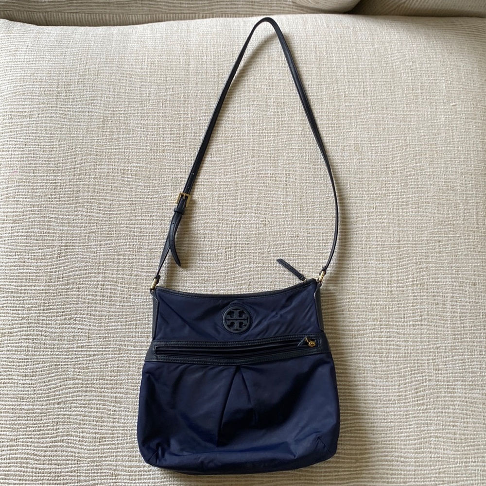 Tory Burch Nylon Swing Pack (Navy)